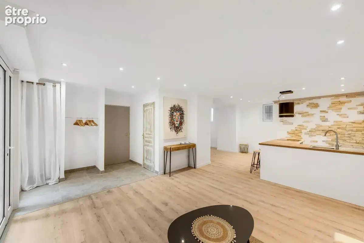 Fréjus centre historique - Appartement 81 m2 entièrement rénové - photo 3