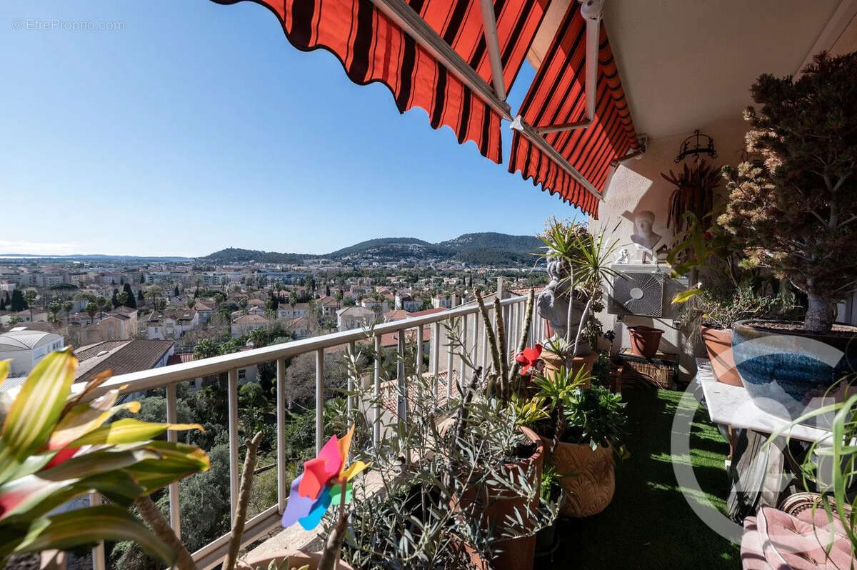 Appartement à HYERES
