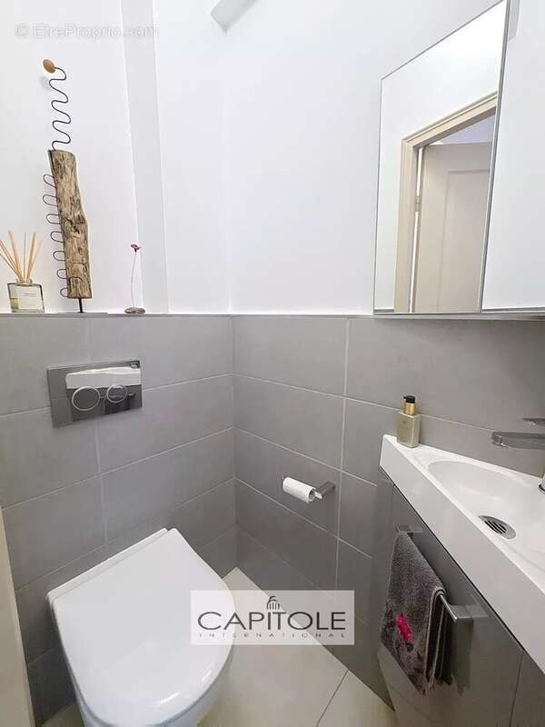 Appartement à VILLENEUVE-LOUBET