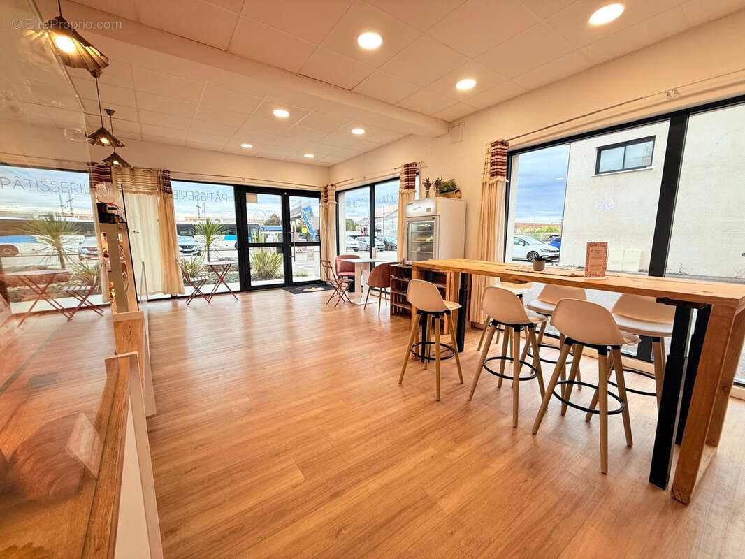 Commerce à BOURG-SAINT-ANDEOL