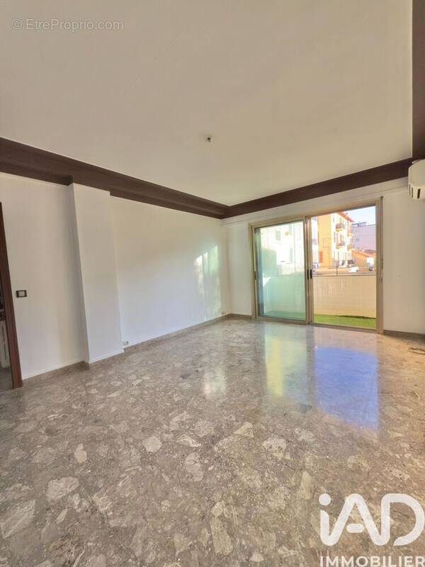 Photo 1 - Appartement à SAINT-LAURENT-DU-VAR