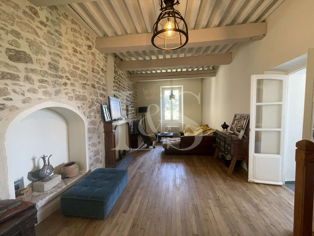 Maison à VAISON-LA-ROMAINE