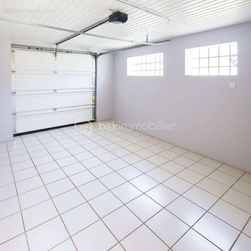BEAU PLAIN-PIED 4 chambres - 1600m² Terrain Arboré - photo 9