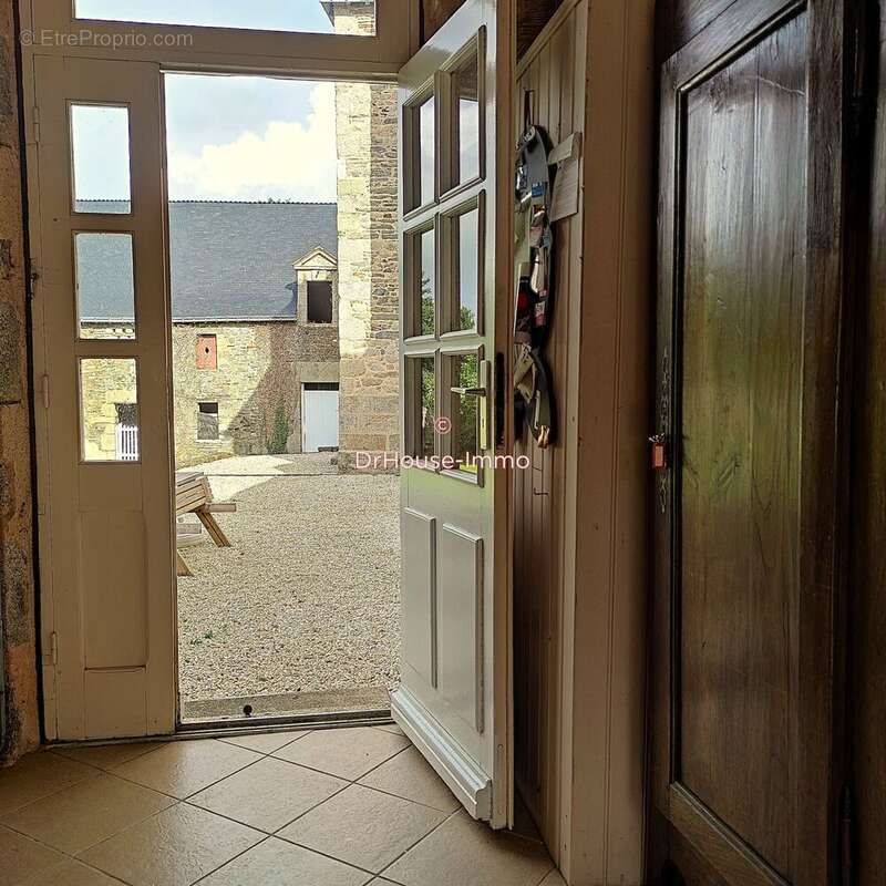 300 m² à Moustoir-Remungol  - photo 9