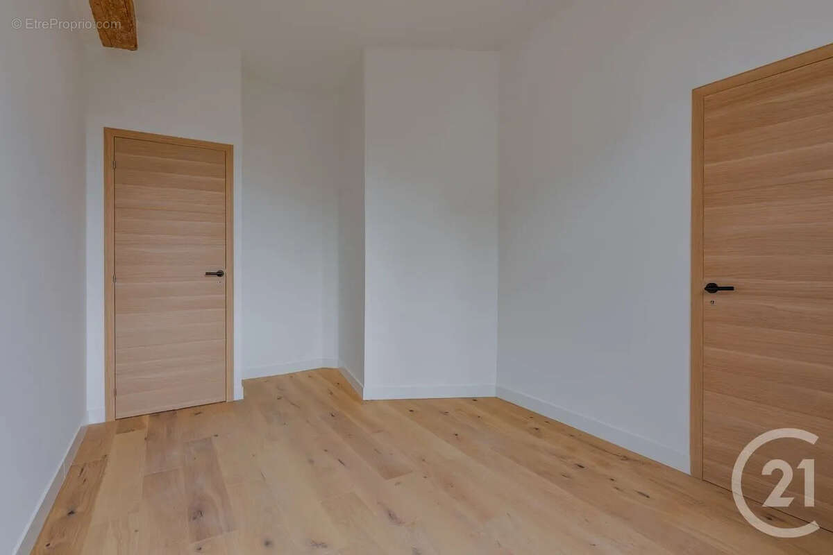 Appartement à SAINT-GENIS-LAVAL