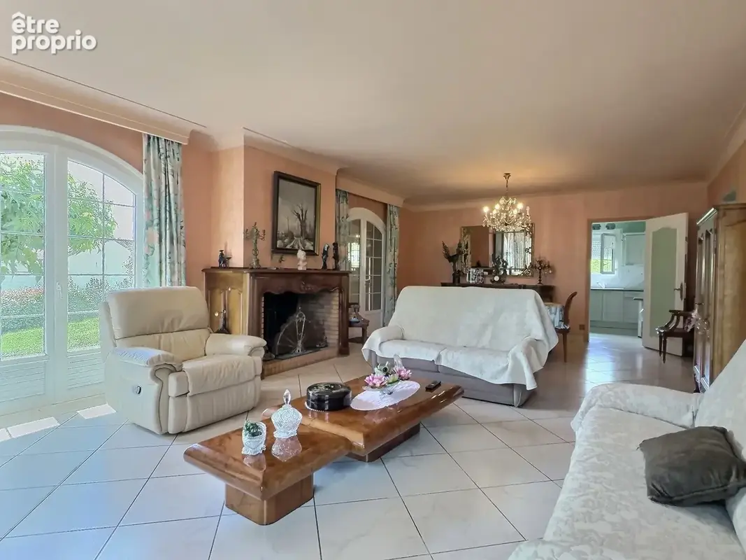 Maison familiale de plain-pied de 175 m2 sur parc arboré de 2500 m2 - photo 4