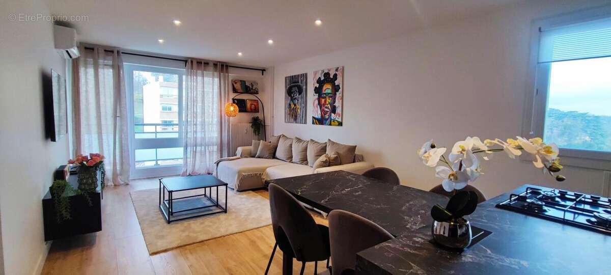 Appartement à LYON-9E
