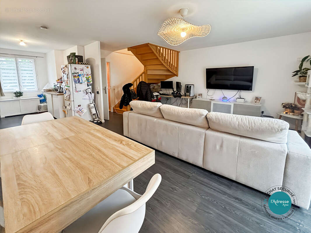 Maison à FONTENAY-LE-VICOMTE