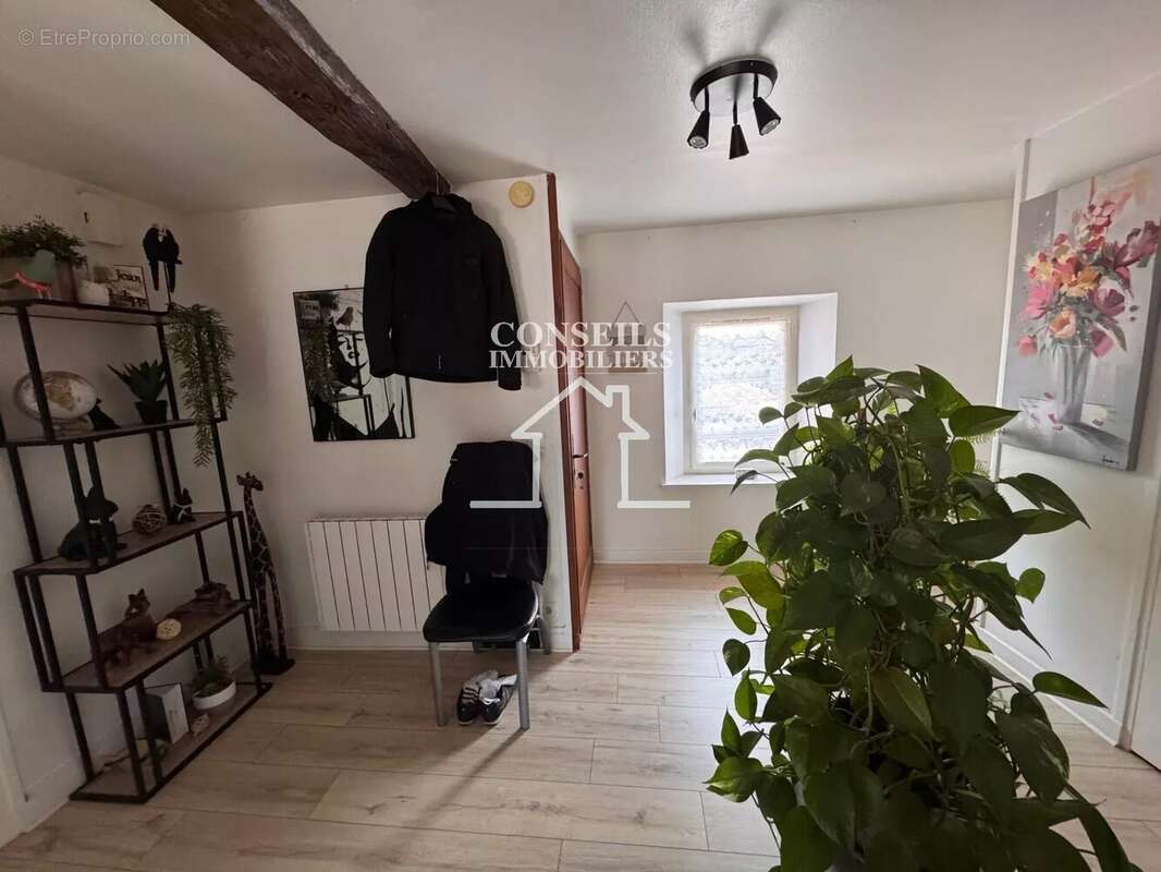 Maison à VILLENEUVE-SUR-YONNE