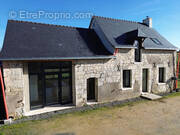 Maison à AMBILLOU-CHATEAU