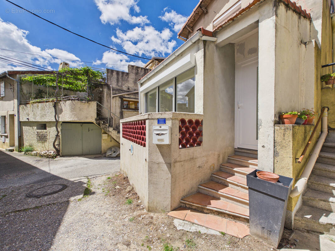 Maison à VALREAS