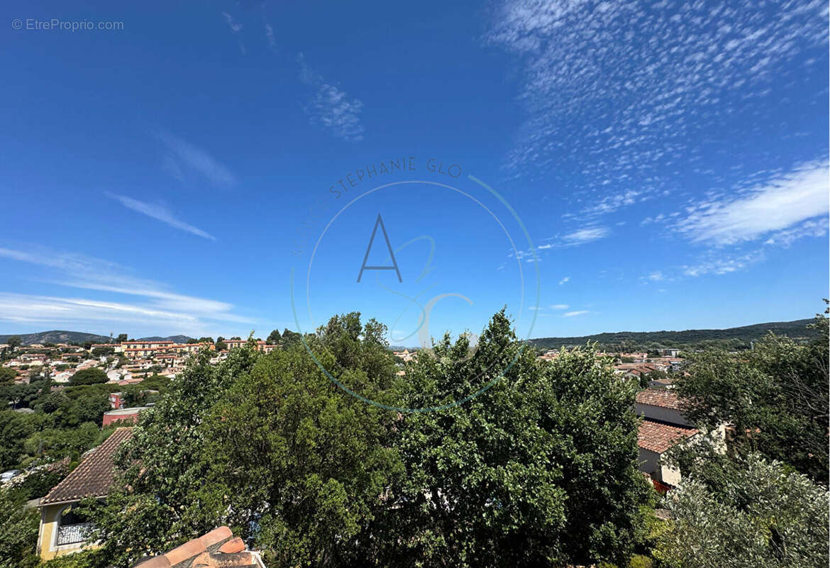 Appartement à COGOLIN