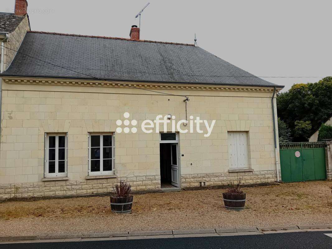 Maison à BENAIS
