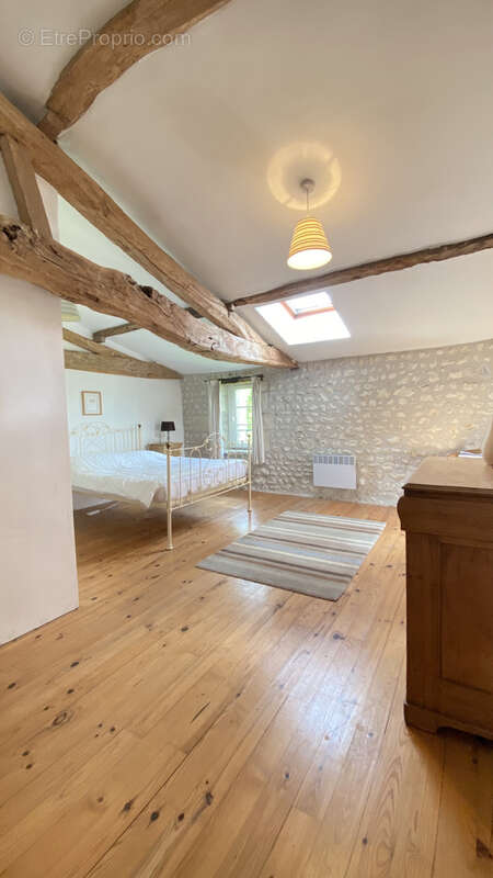 Maison à MORTAGNE-SUR-GIRONDE