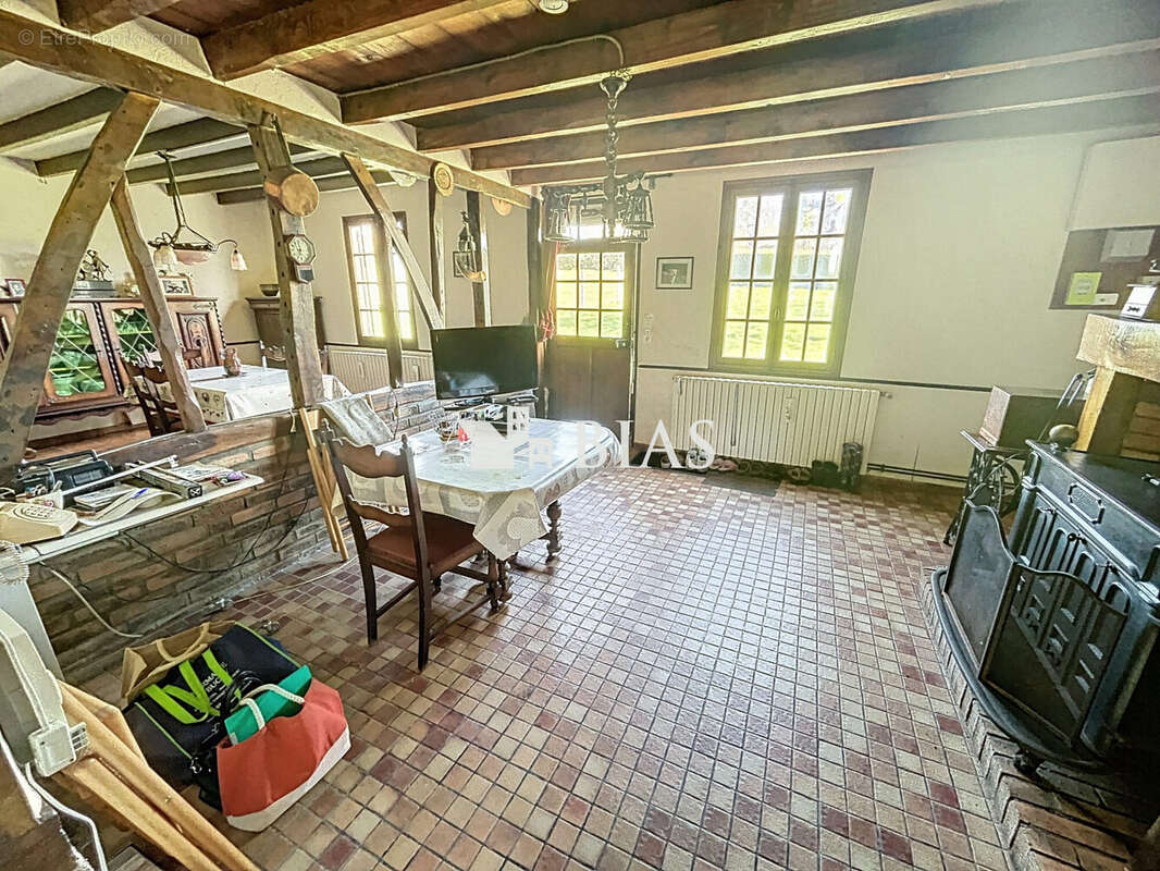 Maison à BUCHY
