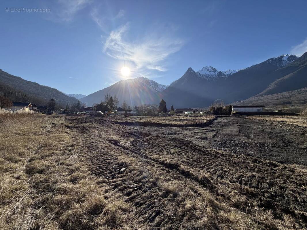Terrain à LES CHAVANNES-EN-MAURIENNE