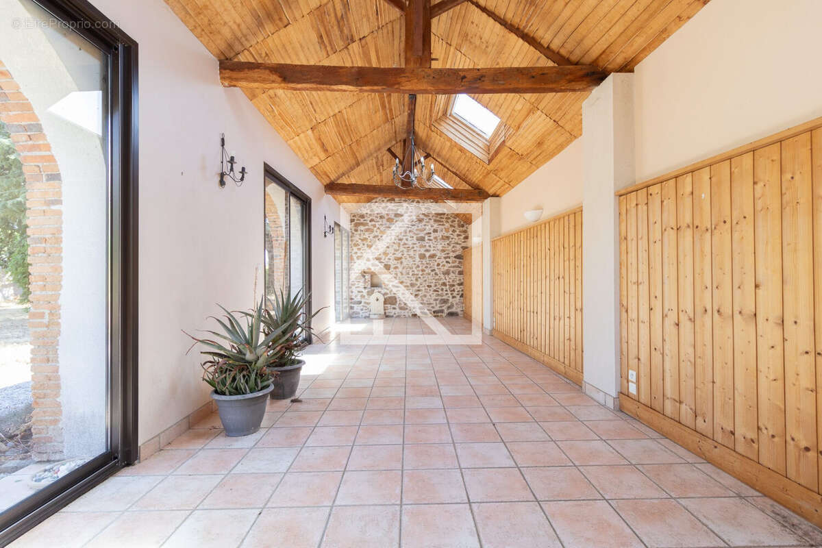 Maison 270 m² à La Renaudiere  - photo 9