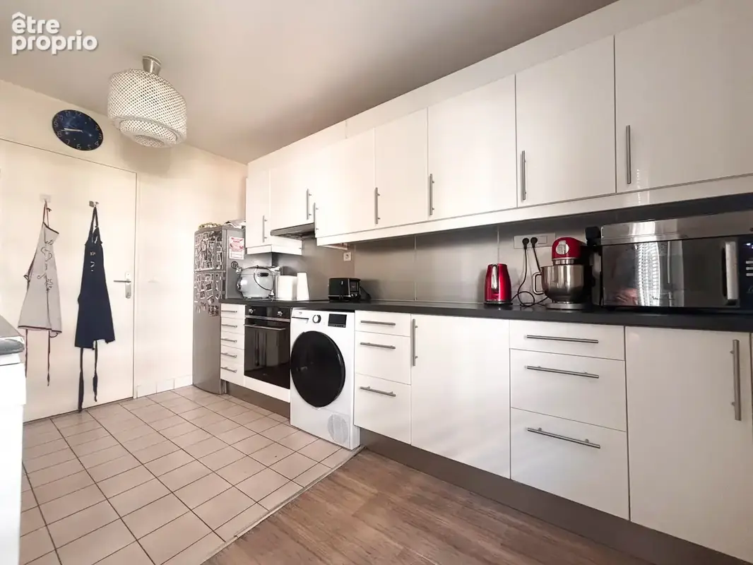 Secrétan / Meaux   Familial 4 pièces de 90 m2 avec double balcon - photo 3