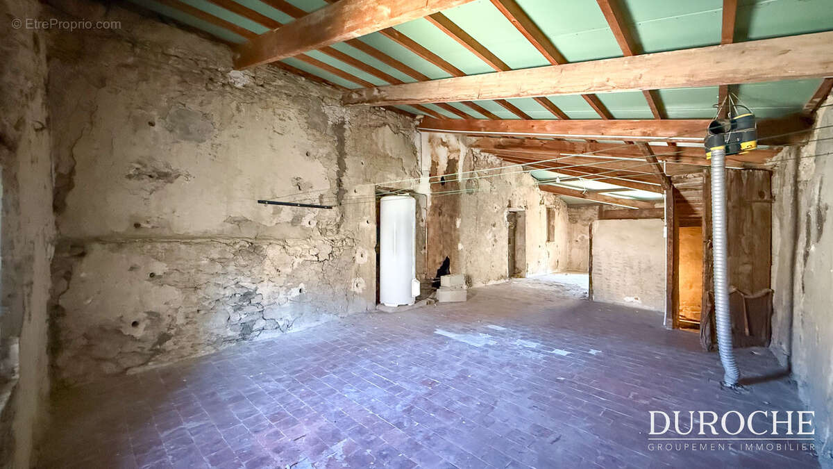 Maison à COURTHEZON