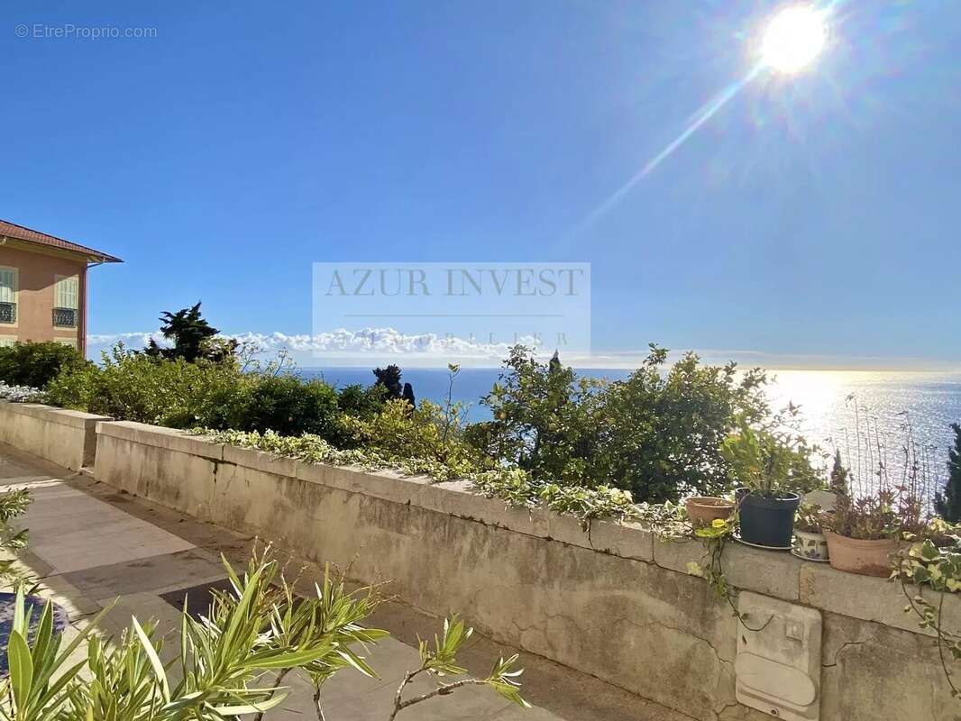 Appartement à ROQUEBRUNE-CAP-MARTIN