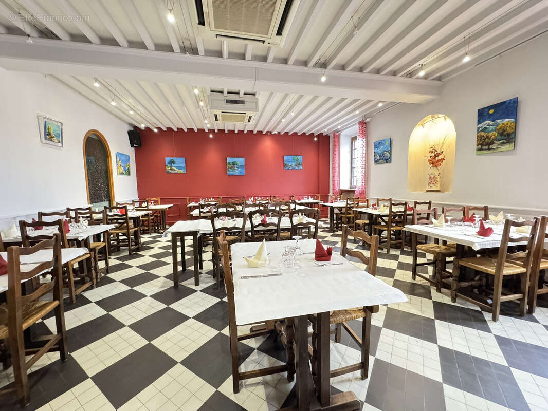 Maison à SAINTE-CROIX-EN-JAREZ