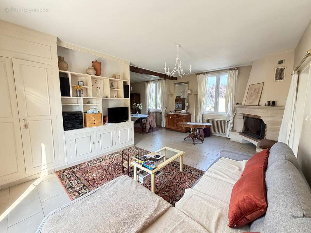 Maison 145 m² à Lacroix-Saint-Ouen  - photo 2