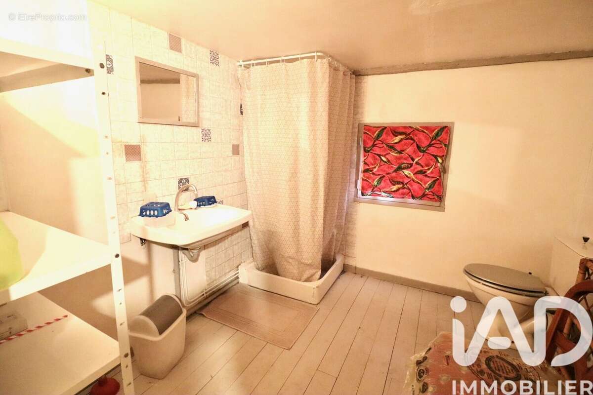 Maison 110 m² à Fenioux  - photo 7