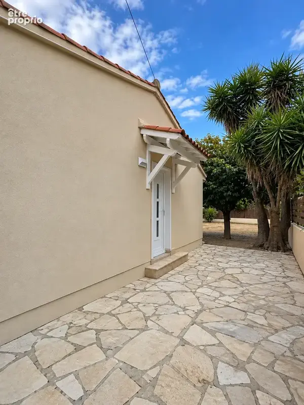 Villa 3 faces plain pied avec piscine - photo 2