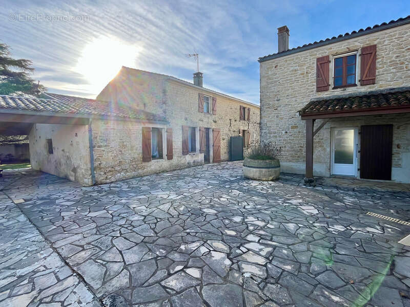 Maison à SAINT-MICHEL-EN-L&#039;HERM