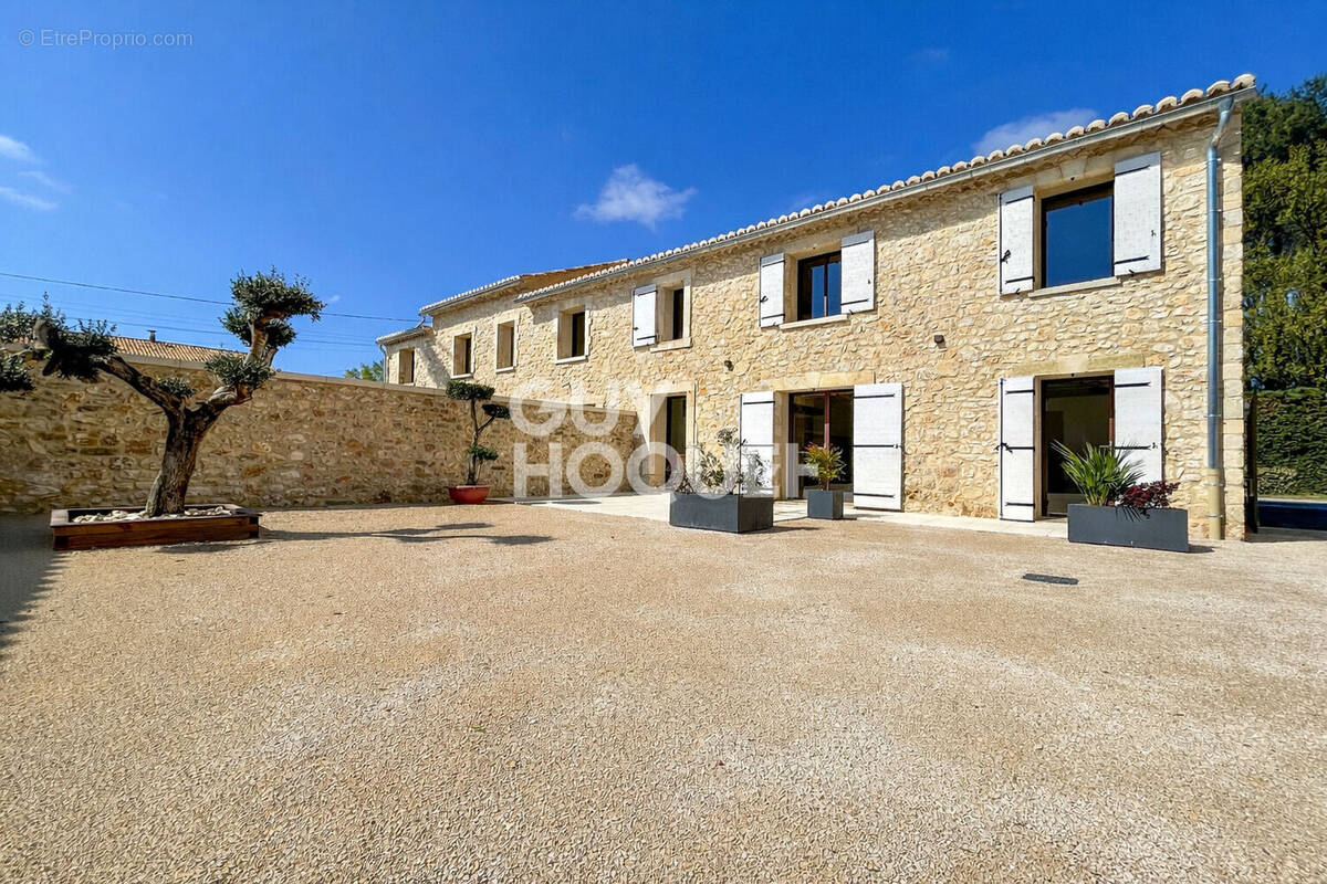 Maison à L'ISLE-SUR-LA-SORGUE