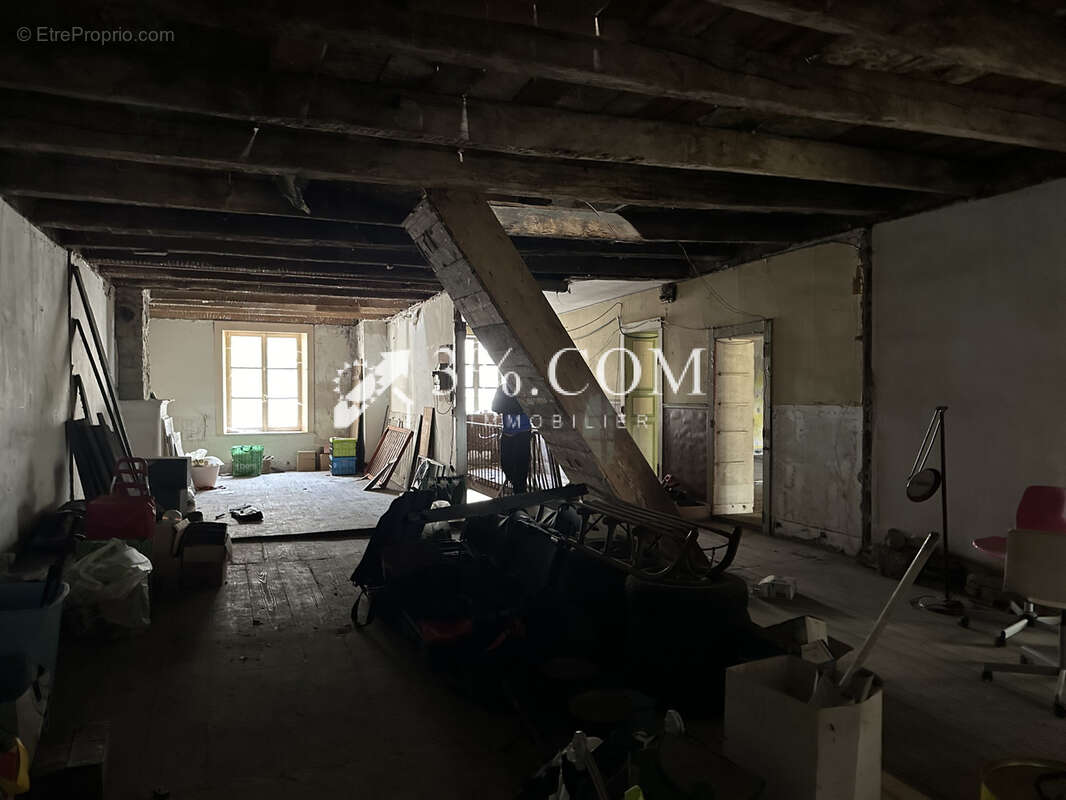 Appartement à MIRECOURT