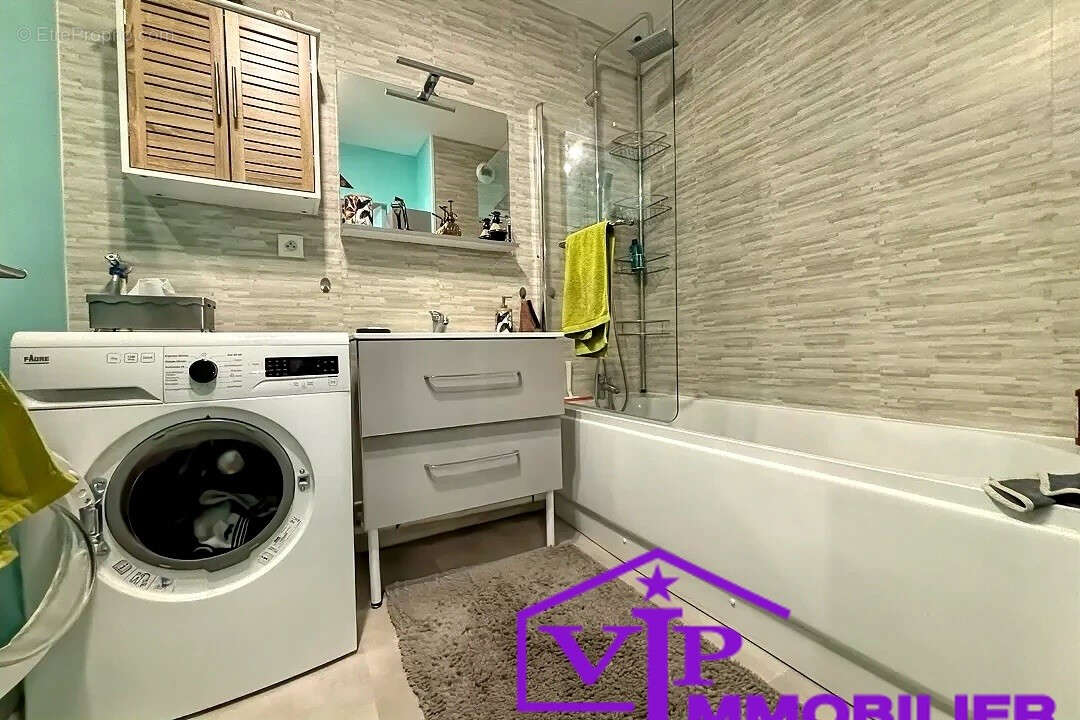Appartement à PETIT-COURONNE