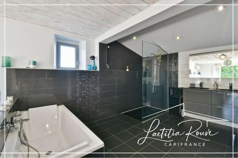 Demeure d’exception en pierre 370 m² habitable, Piscine, Pool house, Dépendances, Parc 3 ha avec lac À 25 min d’Agen - photo 11