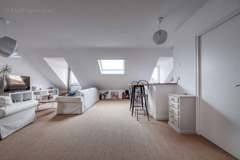 Appartement à NEAUPHLE-LE-CHATEAU