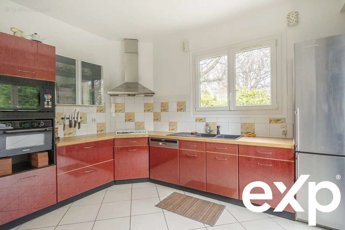 Maison à SAINT-MAUR-DES-FOSSES