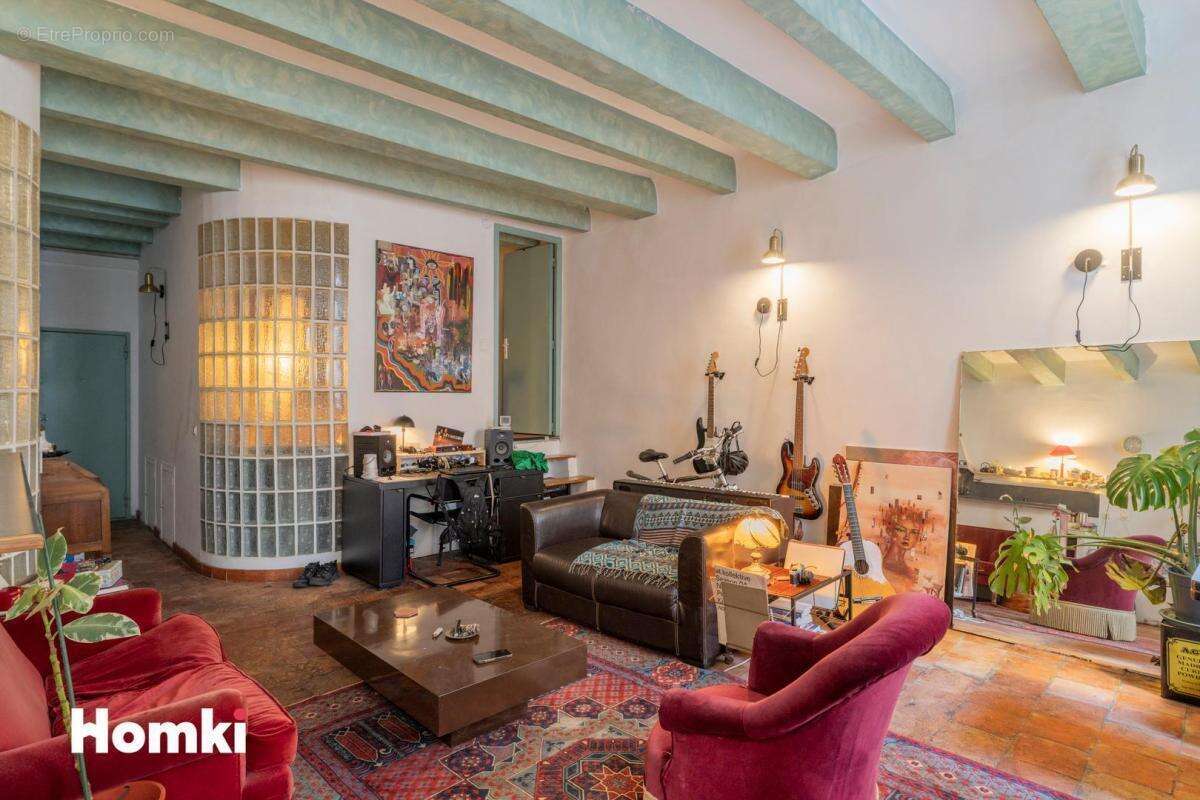 Appartement à MARSEILLE-1E