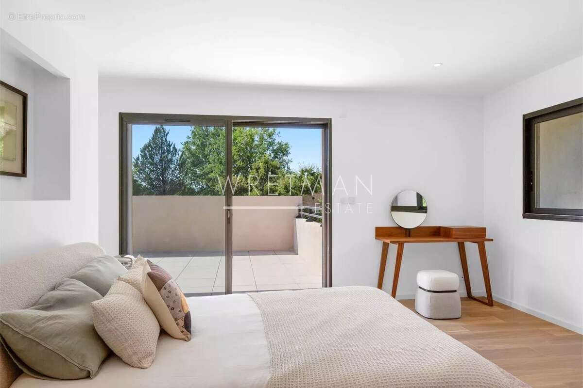 Maison à TOURRETTES