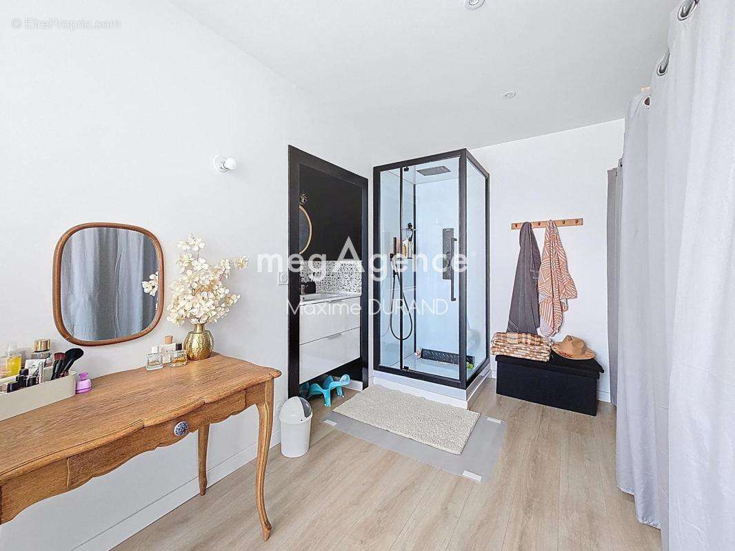 Maison à SAINT-AMAND-SUR-SEVRE