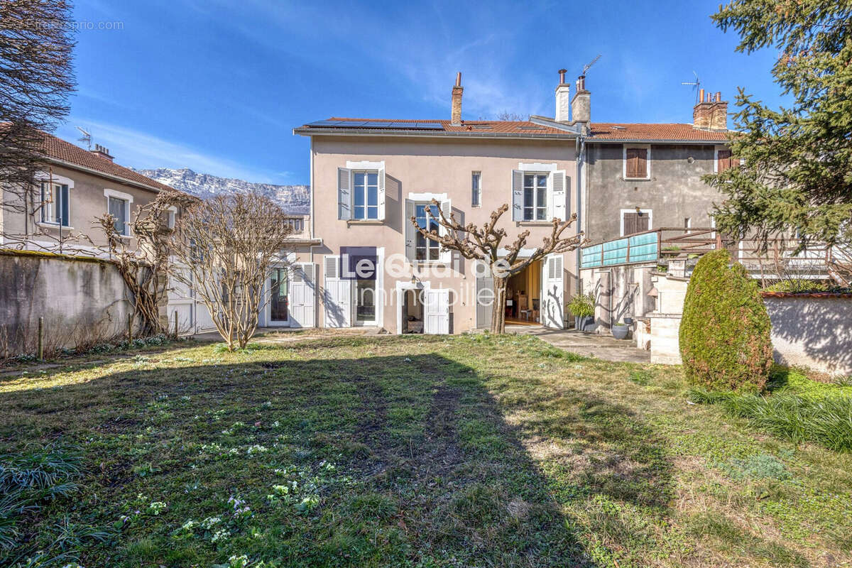Maison à LE PONT-DE-CLAIX
