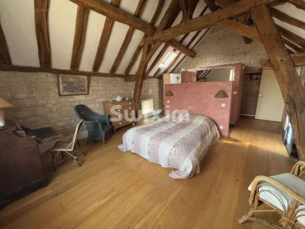 Maison à NOYERS
