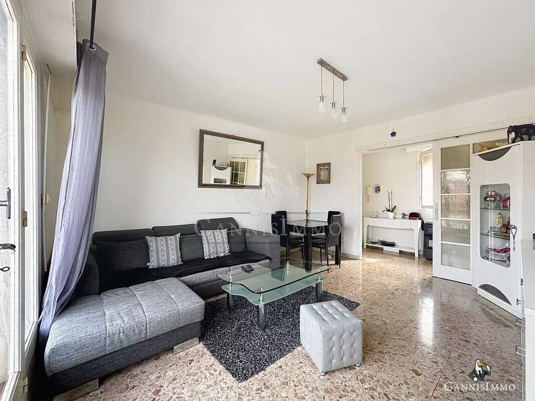 Appartement à LE CANNET