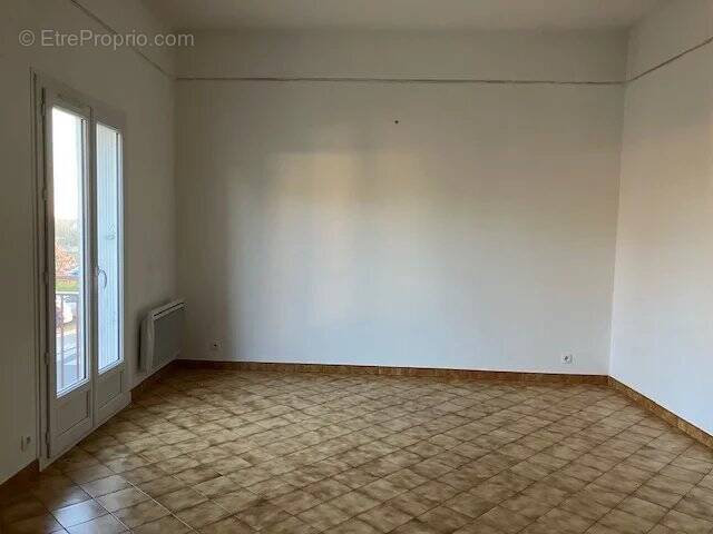 Appartement T3 de 93 m² Cheminée Parking - photo 2