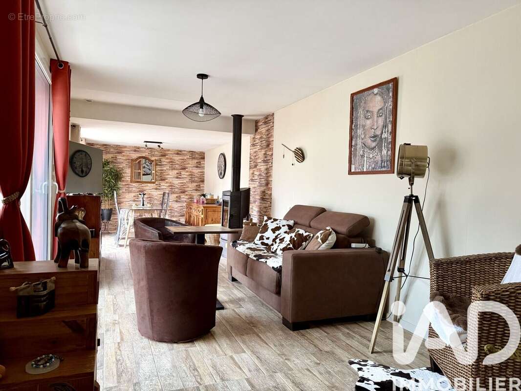 Photo 3 - Maison à CORDEMAIS