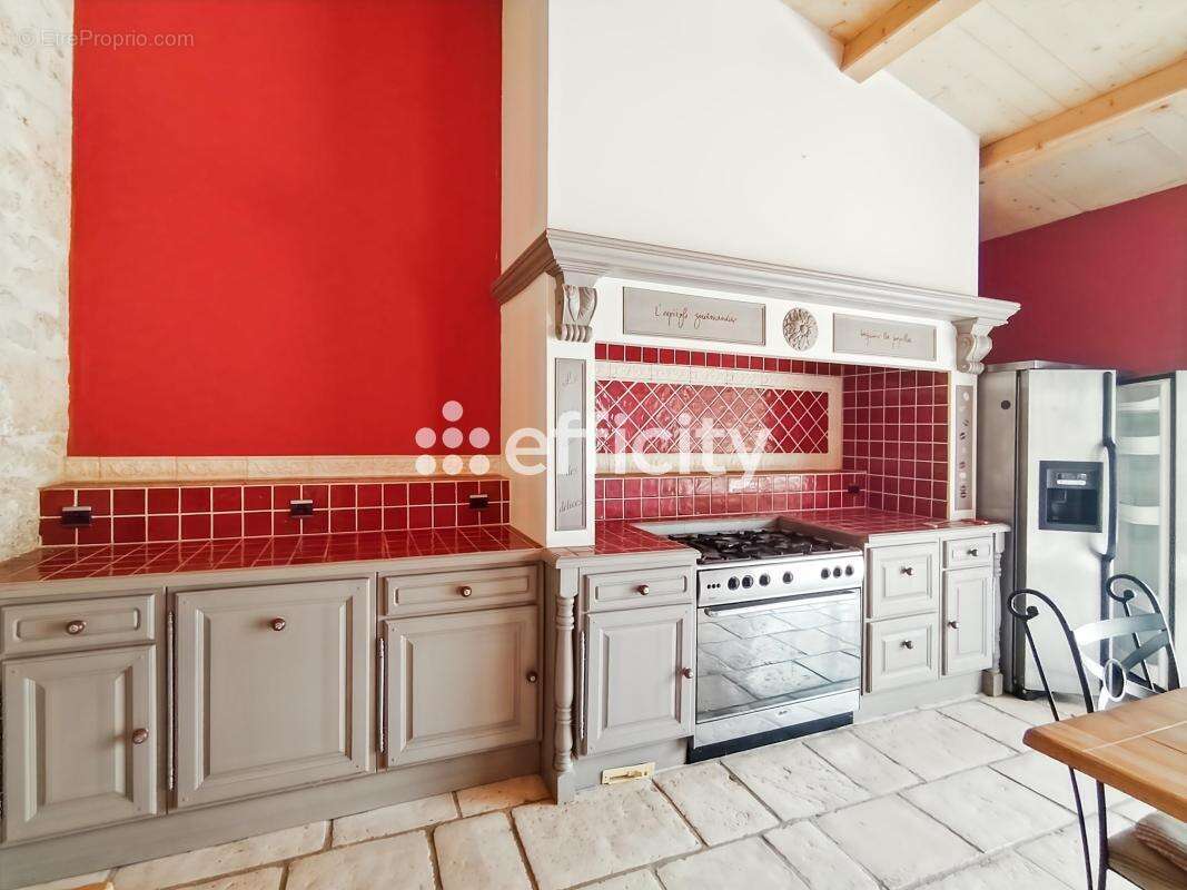 Maison 250 m² à Chambon  - photo 2
