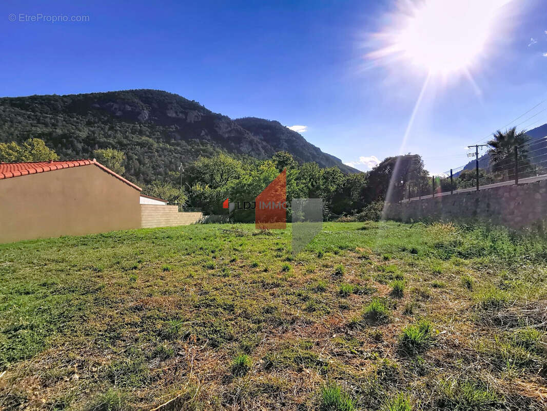 Terrain à RIA-SIRACH