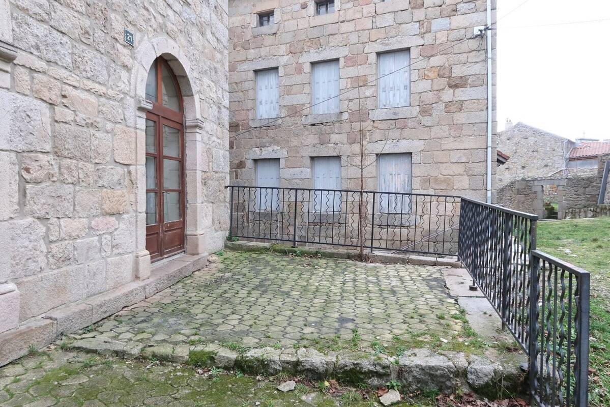 Appartement à LAPTE