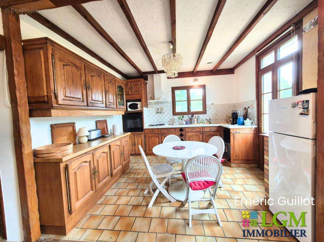 À VENDRE – Maison familiale de 128 m² avec jardin clos et arboré de 905 m² - Grand Garage - à Thoré-la-Rochette (41100) - photo 5