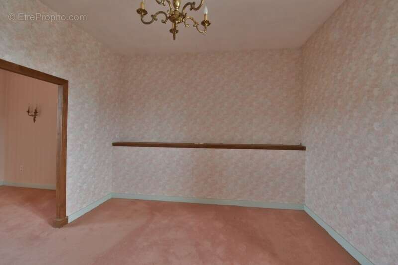 Maison à SAINT-LEGER-MAGNAZEIX