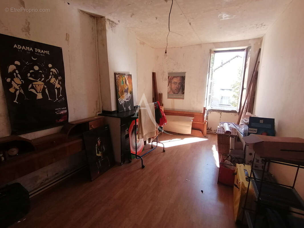 Maison à MIRANDOL-BOURGNOUNAC