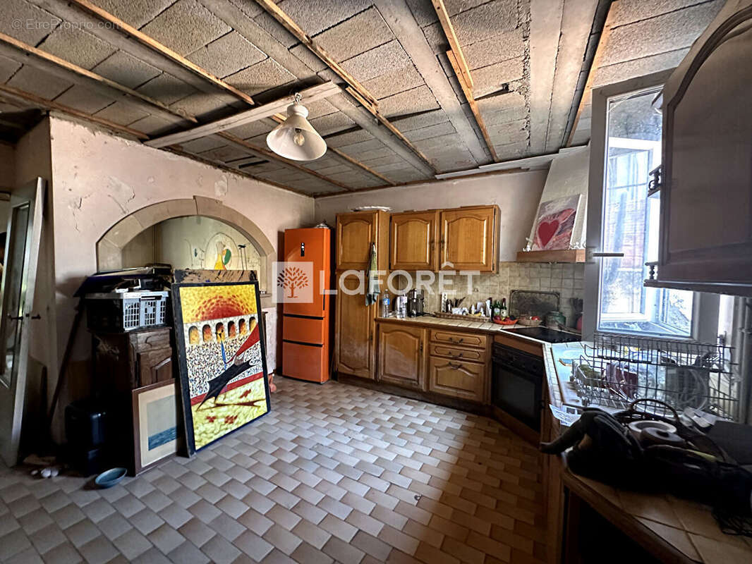 Maison de ville à rénover avec garage ? Un beau projet au coeur d'Arles ! - photo 2